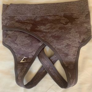 Gymshark slay lavender size small camo bra